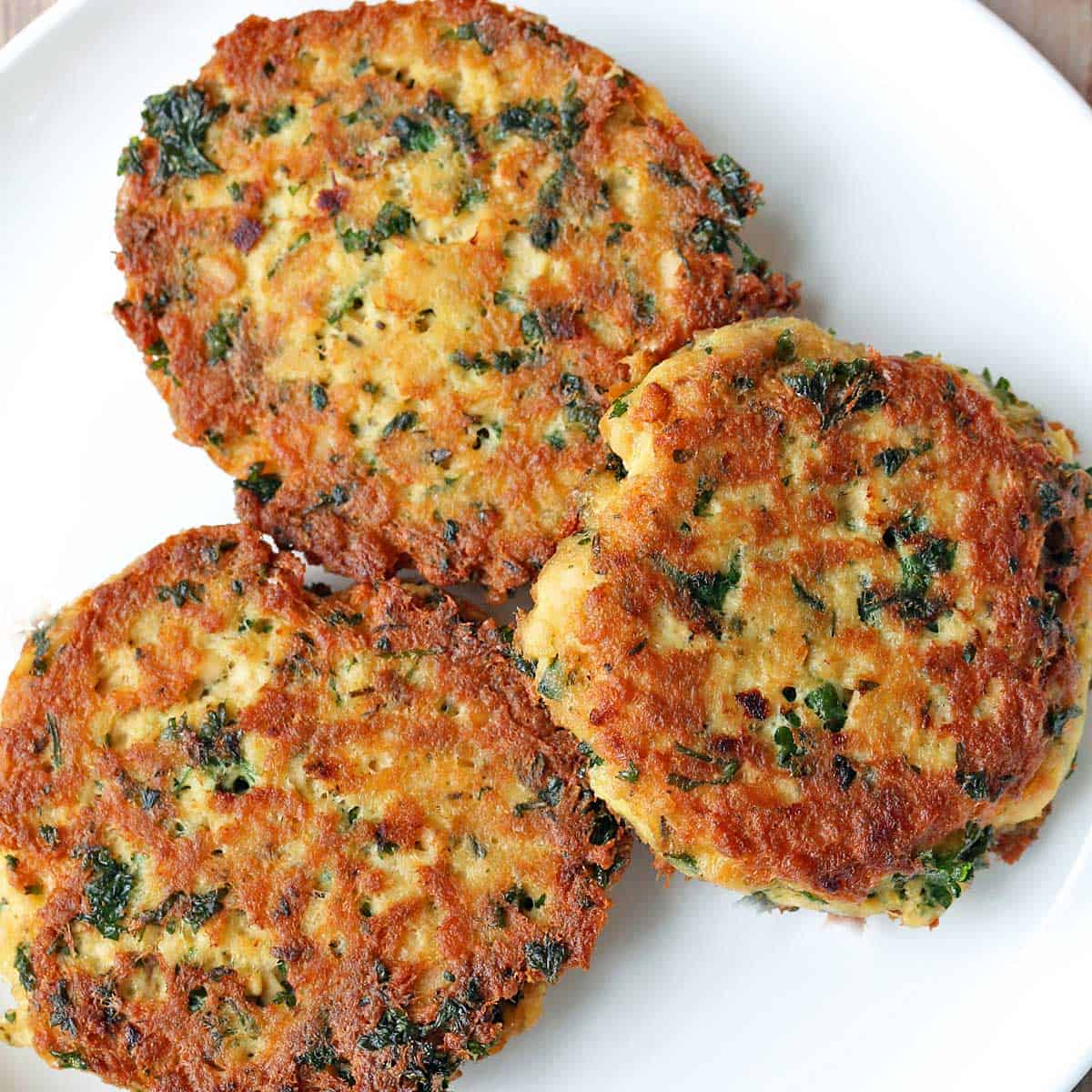 Salmon Cakes Recipe (Pan-Fried or Baked)