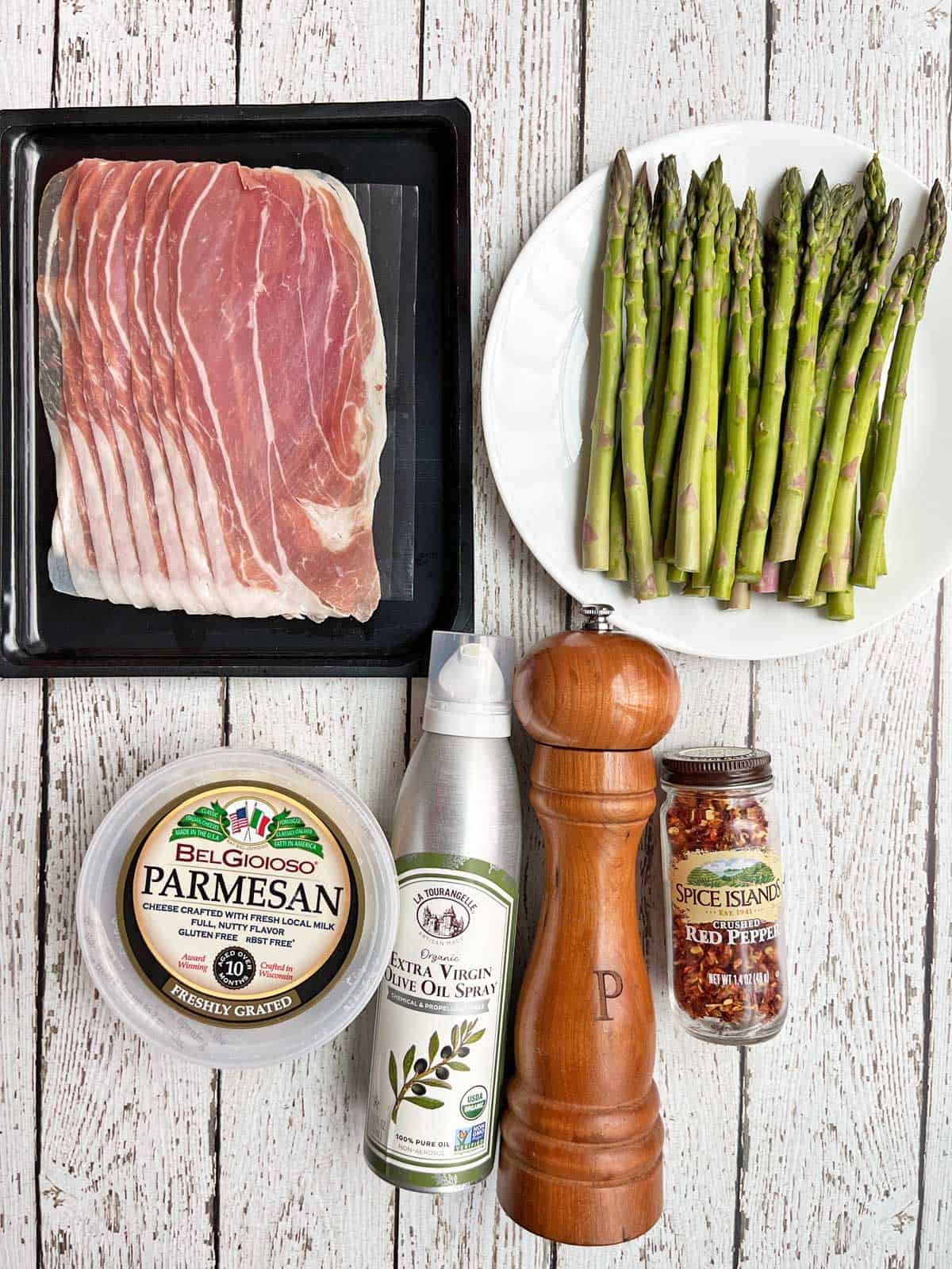 The ingredients needed to make prosciutto wrapped asparagus.
