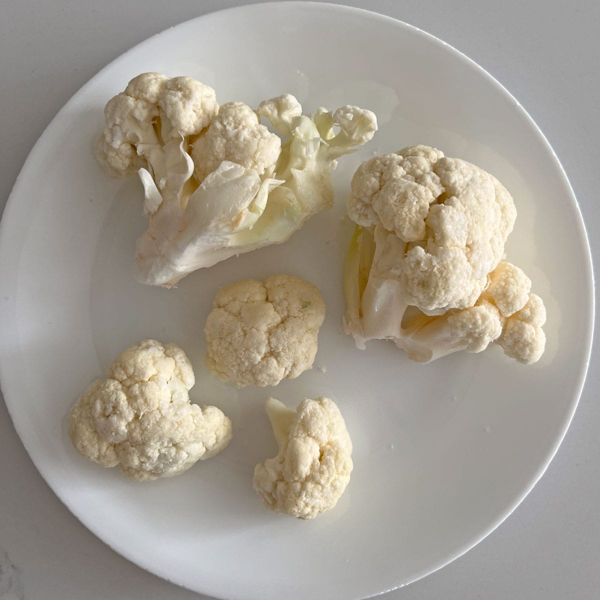 Bagged cauliflower florets come in different sizes.