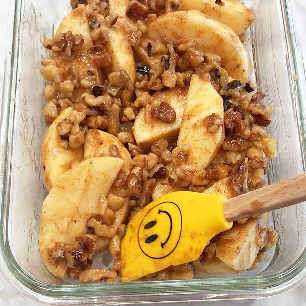 Apples in the pan ready to be baked.