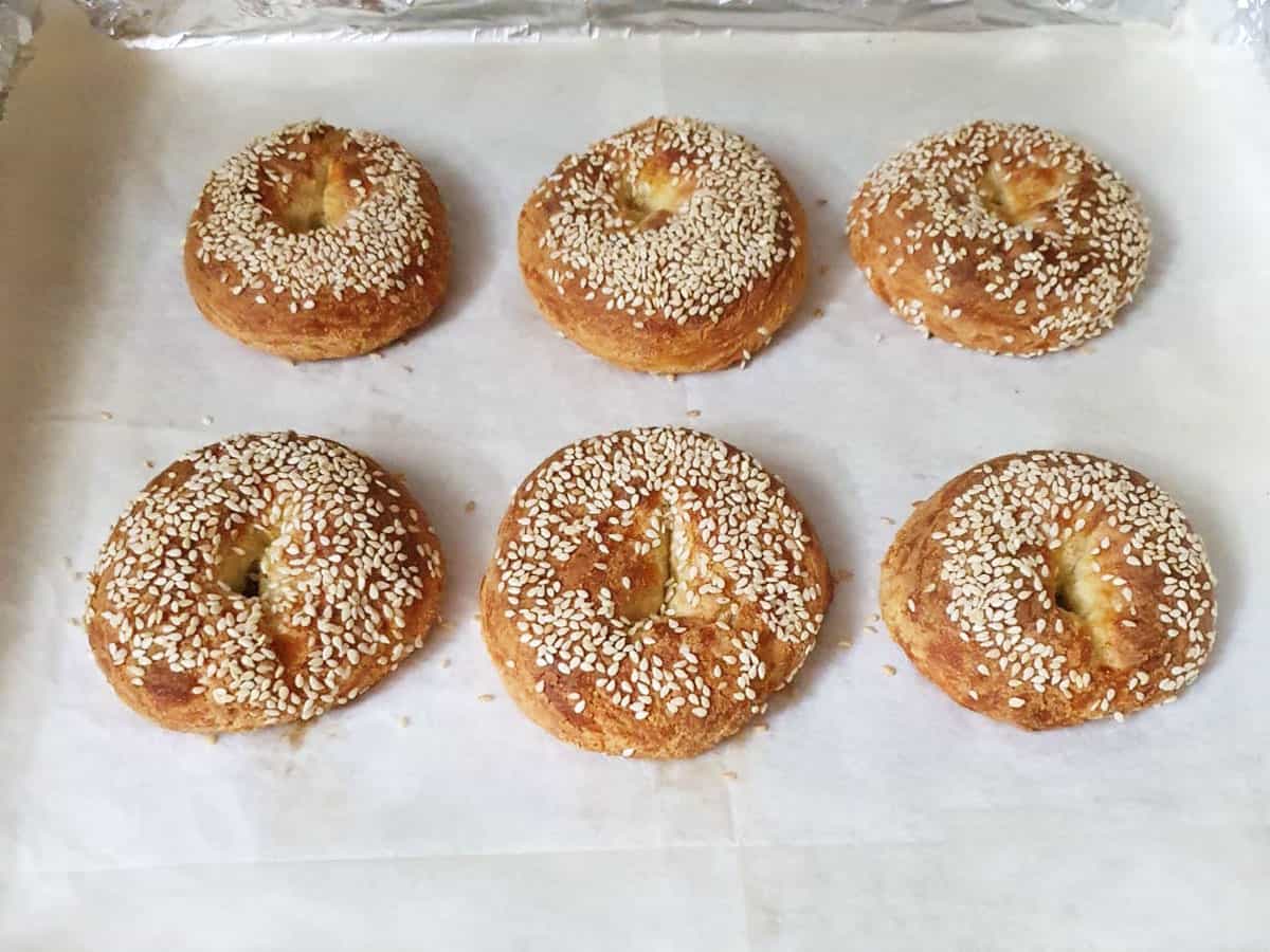 Dad's bagels are different sizes.