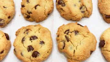 The cookies are ready on the pan.