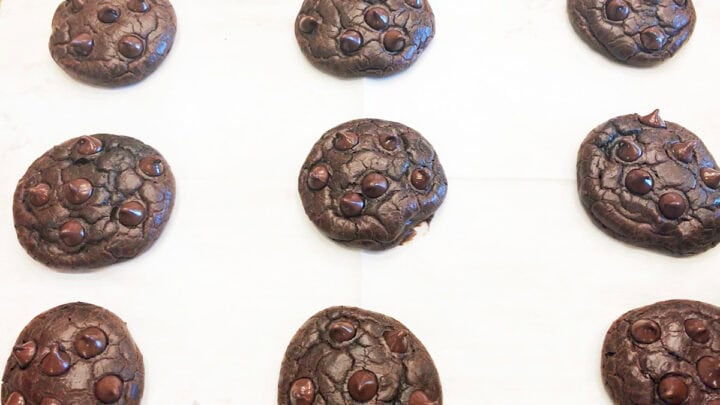 The cookies are ready in the pan.