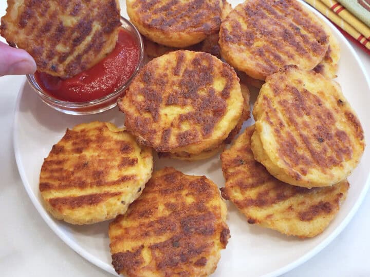 The bites are served with ketchup.