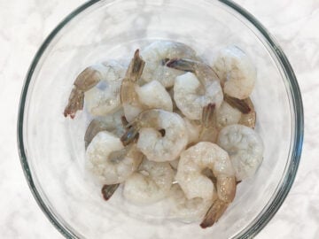 Raw shrimp in a bowl.