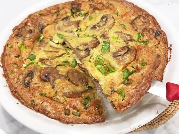 Slicing the frittata.