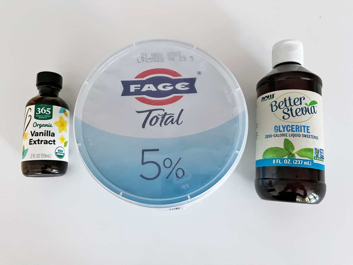 The ingredients needed to make a yogurt frosting.