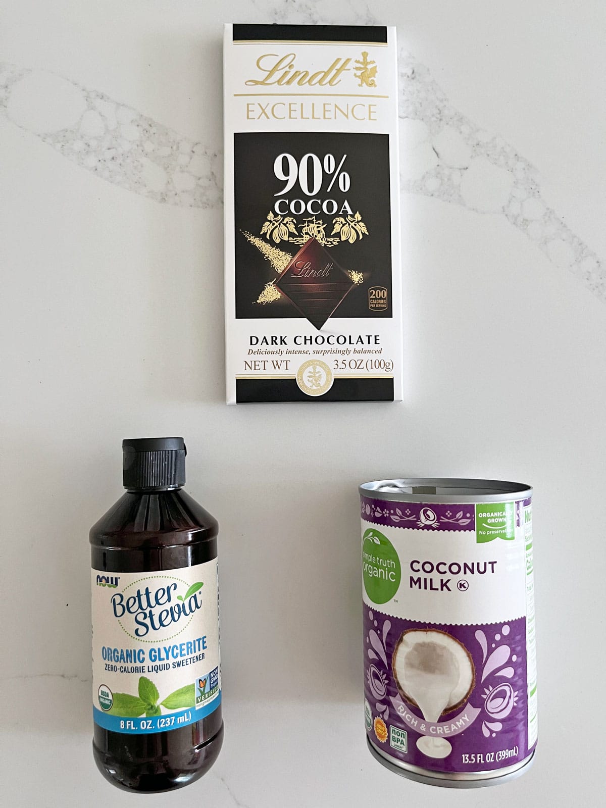 The ingredients needed to make keto pudding.