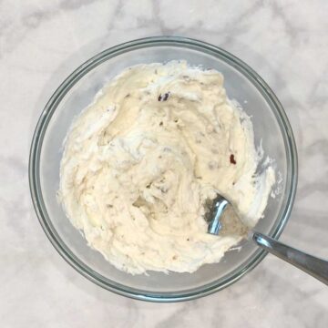 Spices were mixed into the cream cheese.