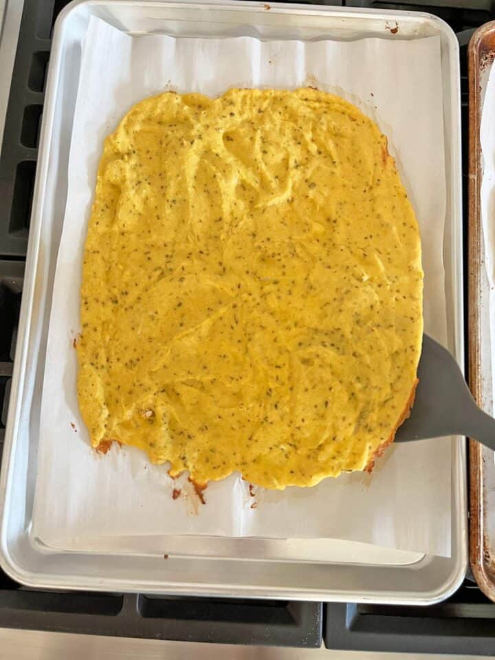 The crust is ready and you can lift it off the pan.