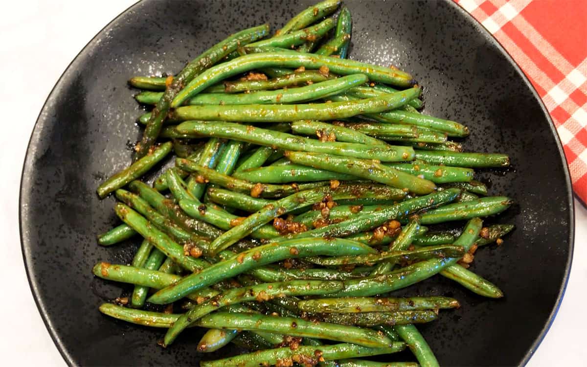 The green beans are served.