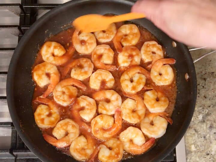 The sauce was added to the skillet.