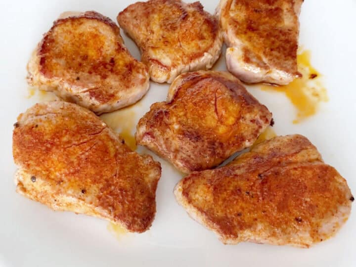 The medallions are served.