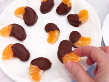 The oranges are ready after being chilled.