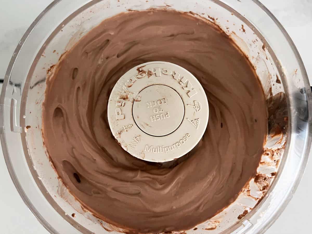 The mousse in the food processor after two minutes of blending.
