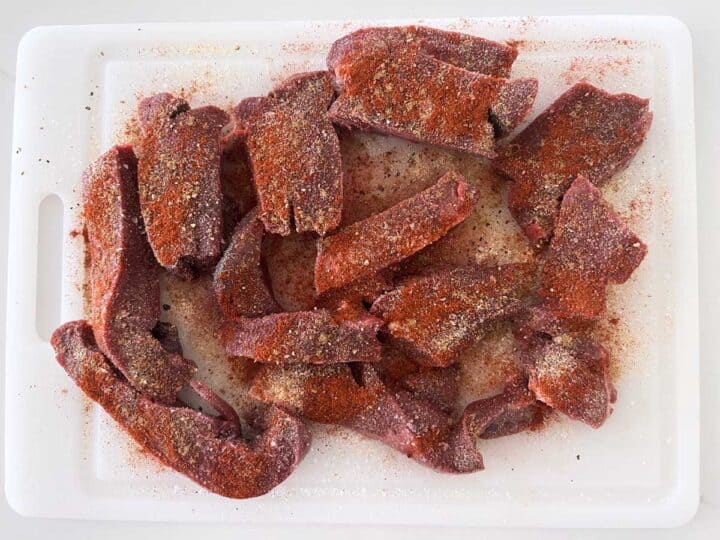 Beef heart slices were seasoned with spices.