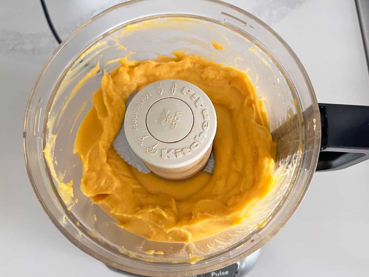 The mash is ready in the food processor.